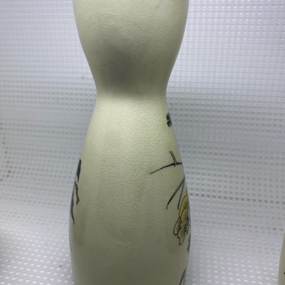 Vintage Porcelain Sake Set, 4 pcs 5-3/4"H Decanter & 2" Cups. - Picture 8 of 14